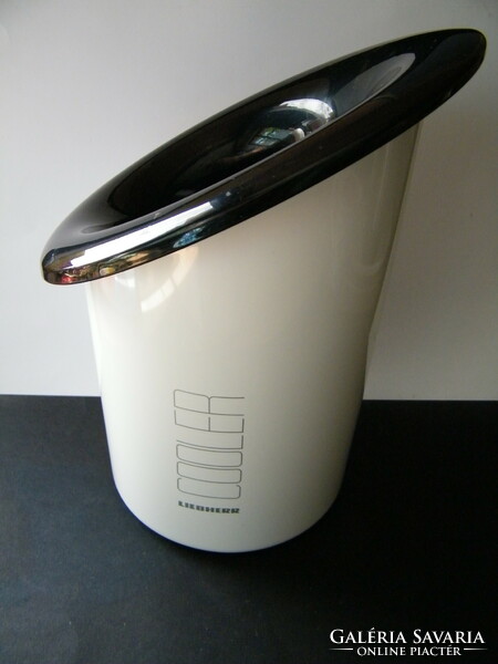 Liebherr cooler ice battery drink holder, wine cooler