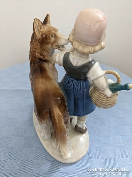 GDR German porcelain rosary and the wolf (Lippendorf) figure