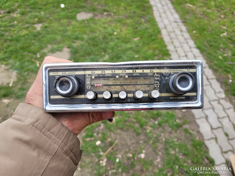 Old Grundig car radio