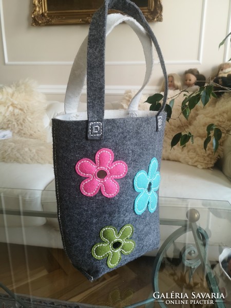 Filc táska, kézzel készült, stilizált virágok, szürke-natúr 30x30 cm