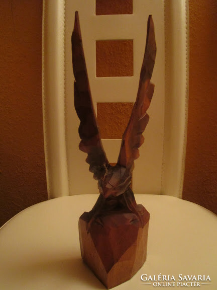 Wooden eagle statue made of wood