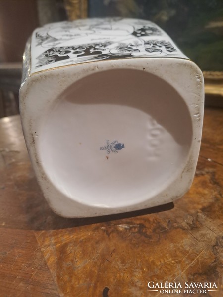 Hollóháza porcelain jurcsák vase 37 cm