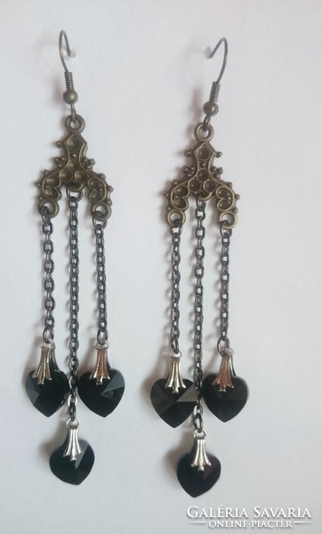 Queen of Hearts earrings black heart long hanging glass