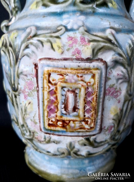 Dt/223 – fabulous openwork majolica vase