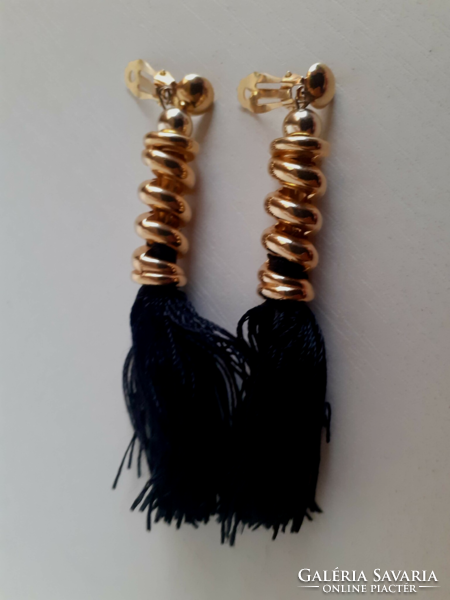 Gold-plated earring clip with black silk fringe