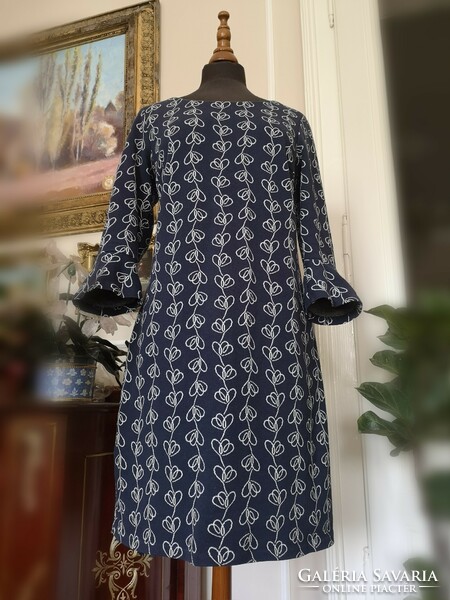 Boden size 44 thick cotton dark blue patterned dress with funnel sleeves