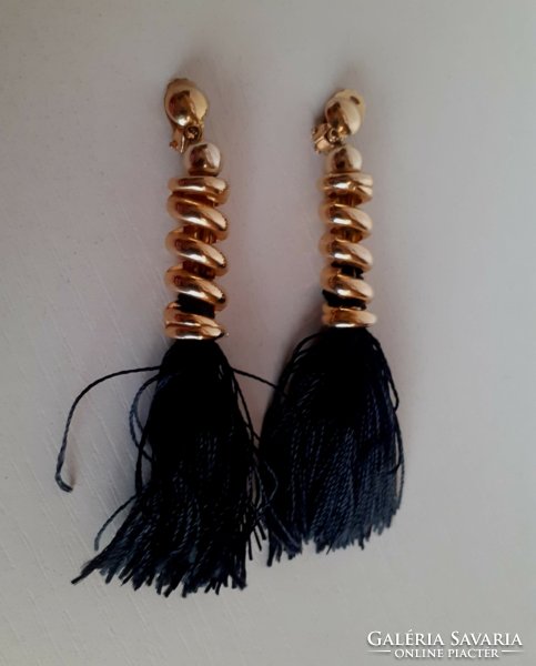 Gold-plated earring clip with black silk fringe