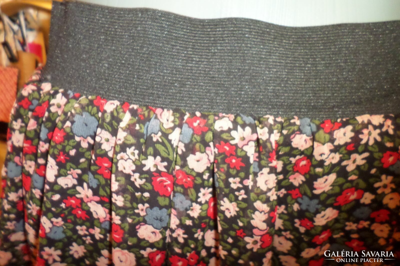 Floral ruffled short skirt 38