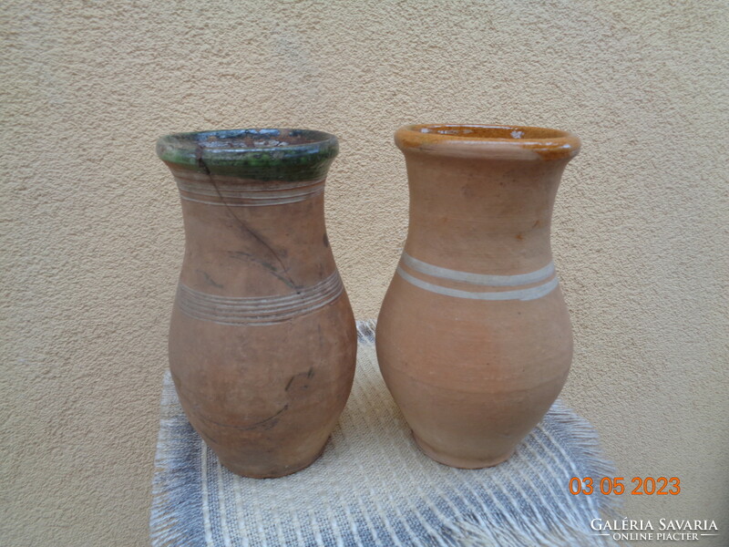 Old Obanya milk jugs, 19 cm, crack on one