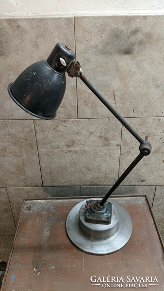 Industrial table lamp