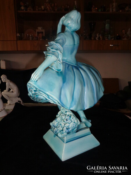 Zsolnay basic glazed déryné (ballerina), 45cm