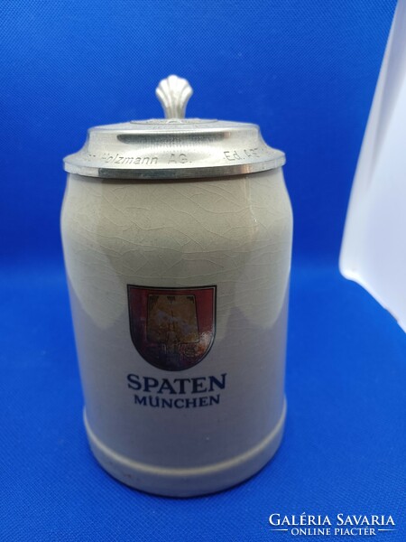 Beer mug with lid
