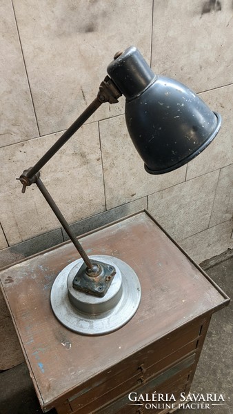 Industrial table lamp