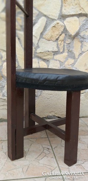 Roomy black leather seat