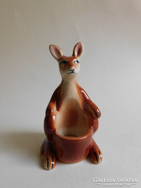 Kangaroo - figurative Japanese salt shaker/salt holder