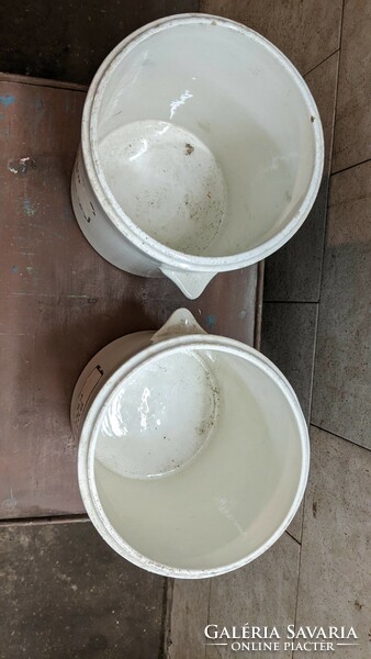 Porcelain apothecary jar (max. 25 Cm)