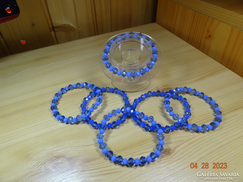 Bracelet made of polished crystal beads, very beautiful.