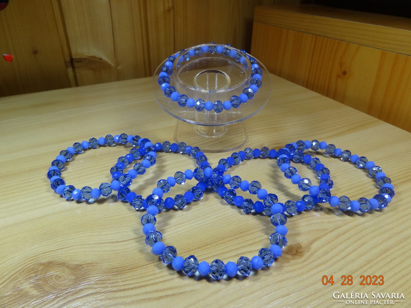 Bracelet made of polished crystal beads, very beautiful.