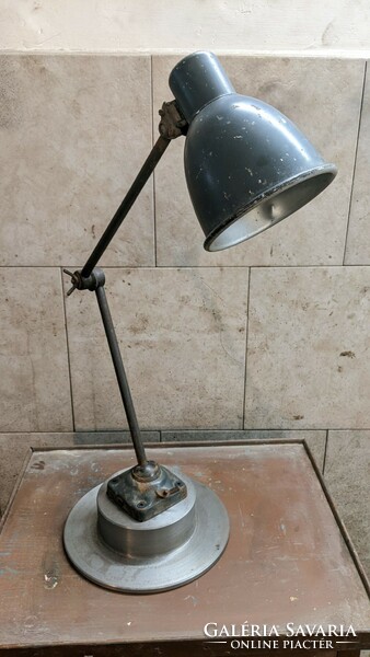 Industrial table lamp