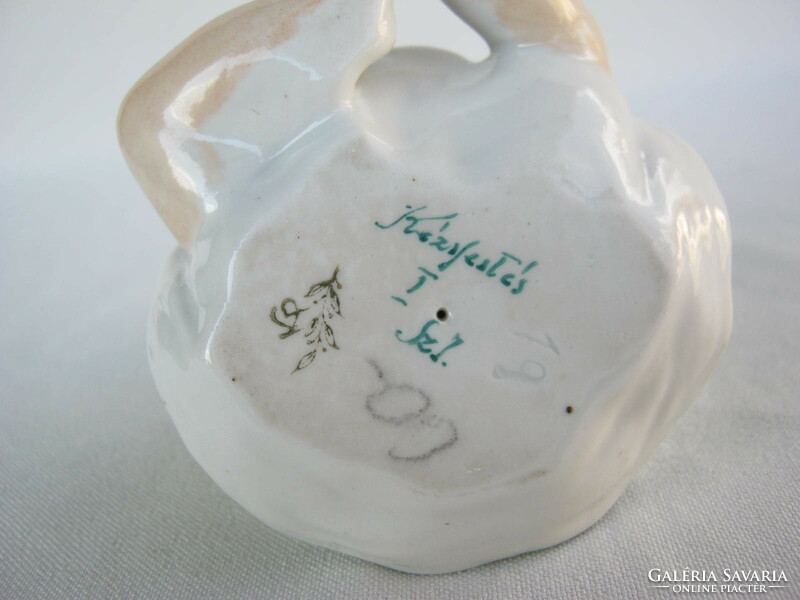 Drasche Kőbányai porcelán babázó kislány