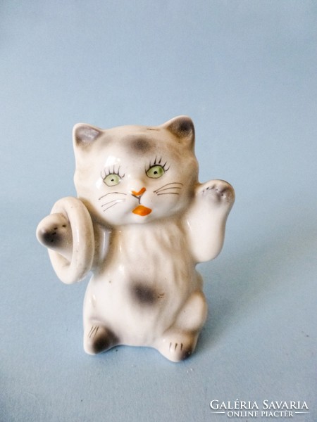 Régi porcelán cica