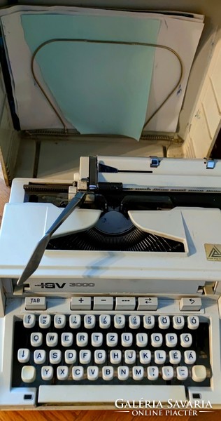Old typewriter hermes igv 3000