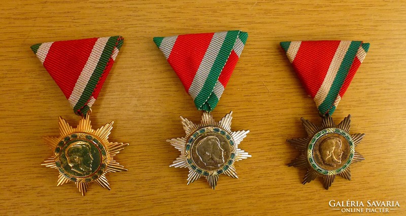 III. World War II Order of Merit Order of Freedom gold, silver, bronze grade award