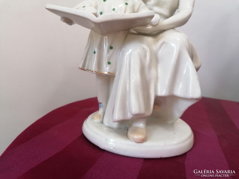 Zhk Russian porcelain, mother reading with her daughter