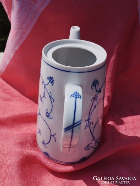 Jager, porcelain spout with immortelle pattern