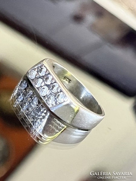 Pompás ezüst gyűrű, cirkónia kövekkel