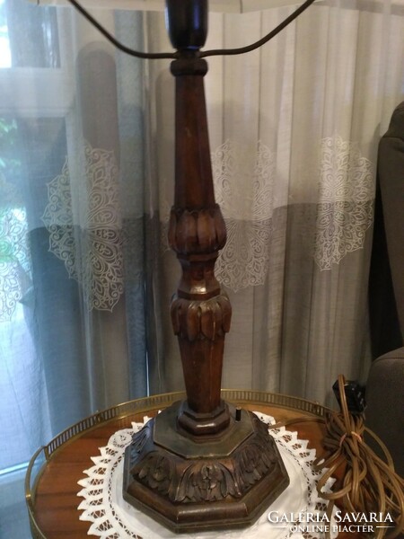Giga antique lamp carved wood decorated with acanthus leaves + shade