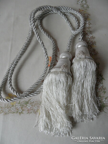 Curtain cord 2 pcs. With a larger tassel