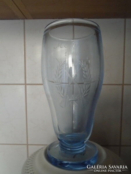 1946. Perhaps a military commemorative vase from Bol, Scandinavian with base, in perfect display case condition