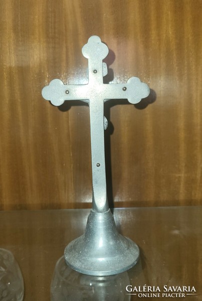 2 crucifixes, cross, together