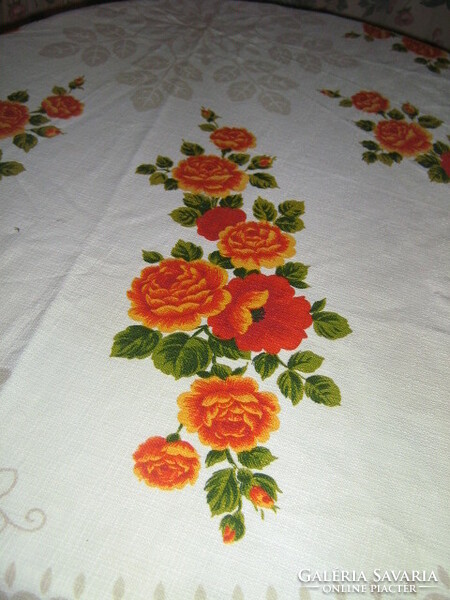 Beautiful vintage-style round tablecloth with floral edges