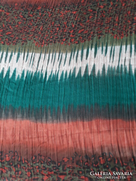 Nagyméretű színes kendő (105x190 cm)
