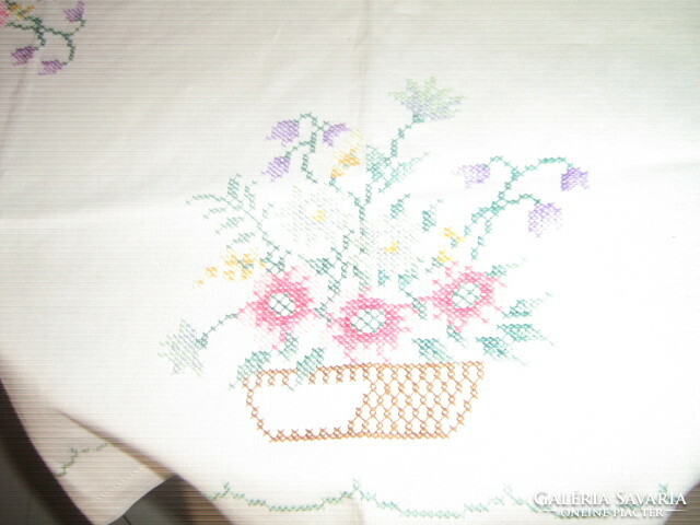 Beautiful hand-embroidered vintage flower basket tablecloth