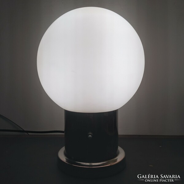 Bauhaus - Art deco nikkelezett asztali lámpa felújítva - matt tejüveg gömb búra