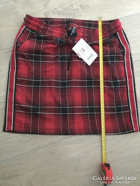 New jean pascale burgundy checked mini skirt with elastic waist