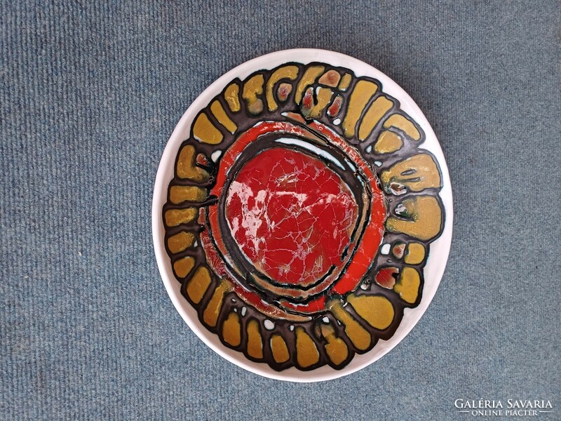 Krajtsovits Margit nagyméretü falitányér 32cm.