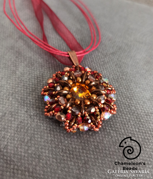 "Aster1 Beading Pendant" Swarovski kristályos barna-bordó színvilágú gyöngyfűzött medál nyaklánccal