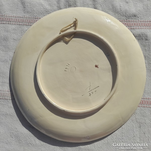 Steidl znaim (xixth century) wall-mounted plastic majolica decorative bowl, 33 cm diameter