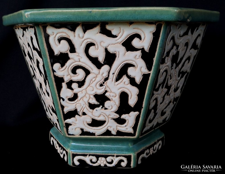 Dt/241 – painted, glazed pyrogranite hexagon flower pot