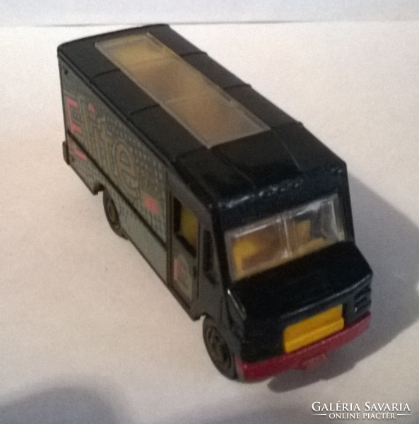 Matchbox power grabs - express delivery truck