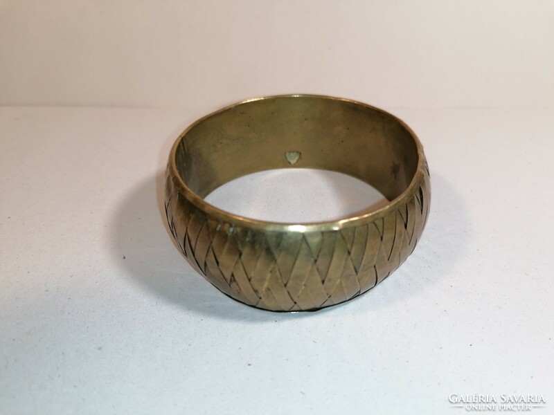 Brass bangle (987)