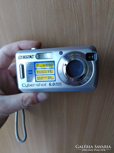 Sony cyber shot dsc-s600 camera
