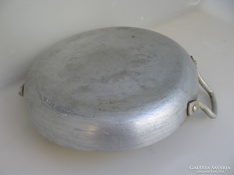 Small aluminum pan