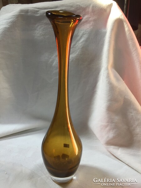 Különleges, kézzel készített, magas, borostyán színű kristályüveg váza, svéd, ASEDA márka - N18