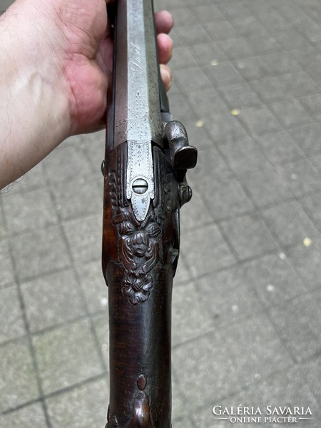 Baroque flintlock rifle