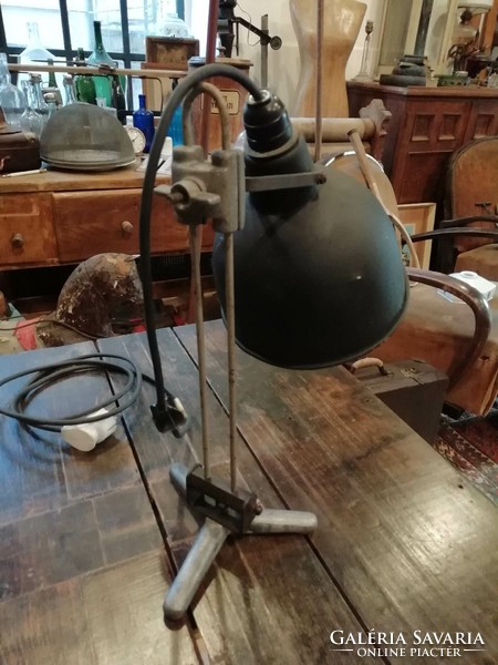 Desk lamp, from the 1930s and 40s, original piece, cleaned and rewired, bauhaus style.
